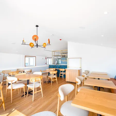 Alluz - Boutique By The Sea