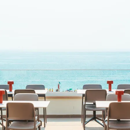 Alluz - Boutique By The Sea نازاريه